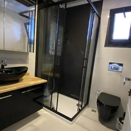 Cesme'de Ozel Havuzlu, Barbeku Alanli Villa-awz111 Çeşme