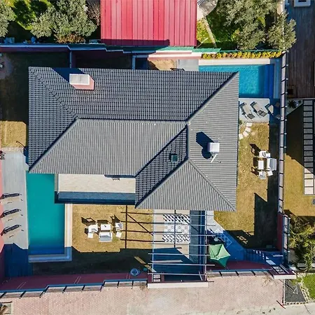 Cesme'de Ozel Havuzlu, Barbeku Alanli Villa-awz111 * Çeşme
