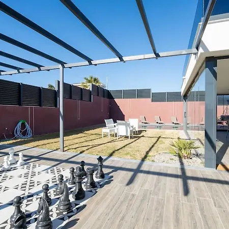 Cesme'de Ozel Havuzlu, Barbeku Alanli Villa-awz111 빌라 *